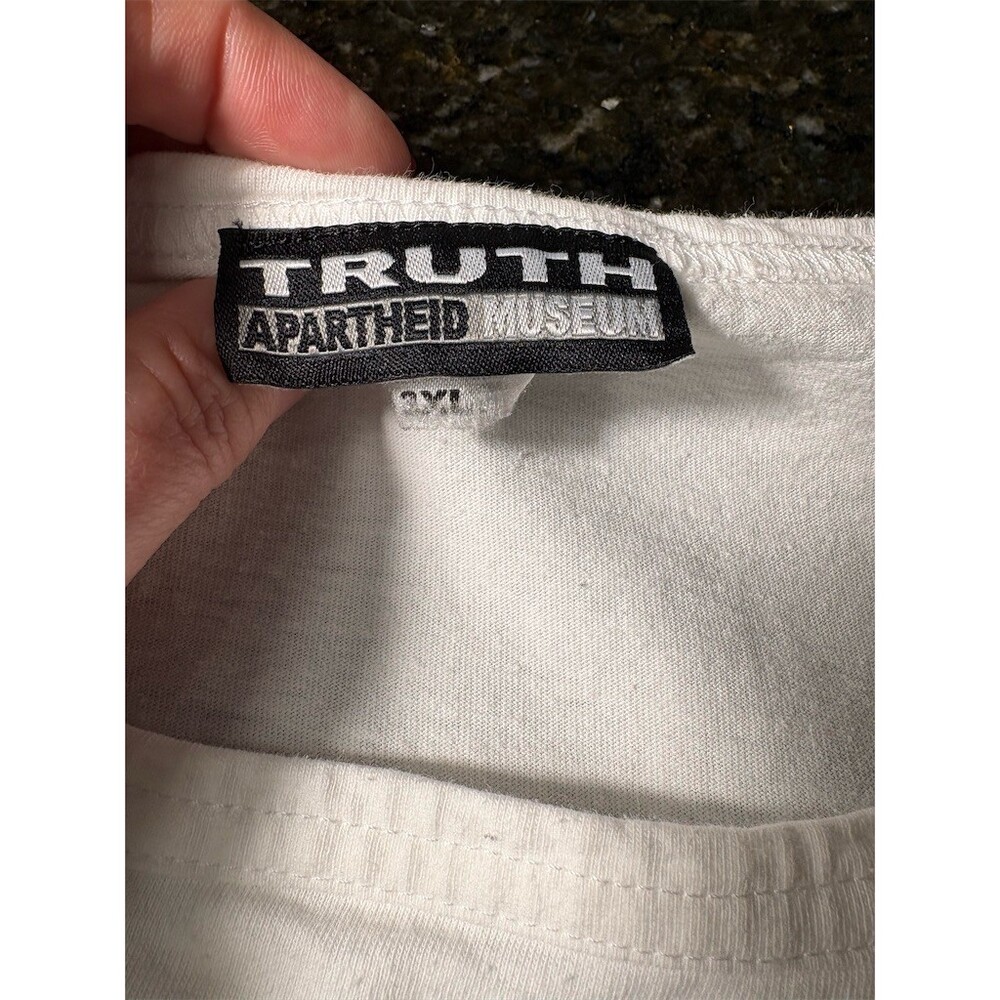 Truth Apartheid Museum Tank Top Mens White Graphic “TRUTH” Size L-XL - Picture 6 of 6